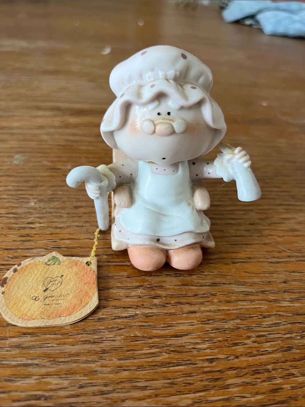 Vintage bumpkin grandma figurine